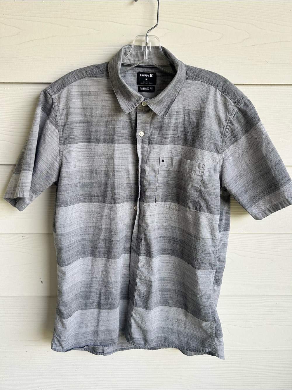 Hurley Gray Striped Short‎ Sleeve Button-Up Shirt